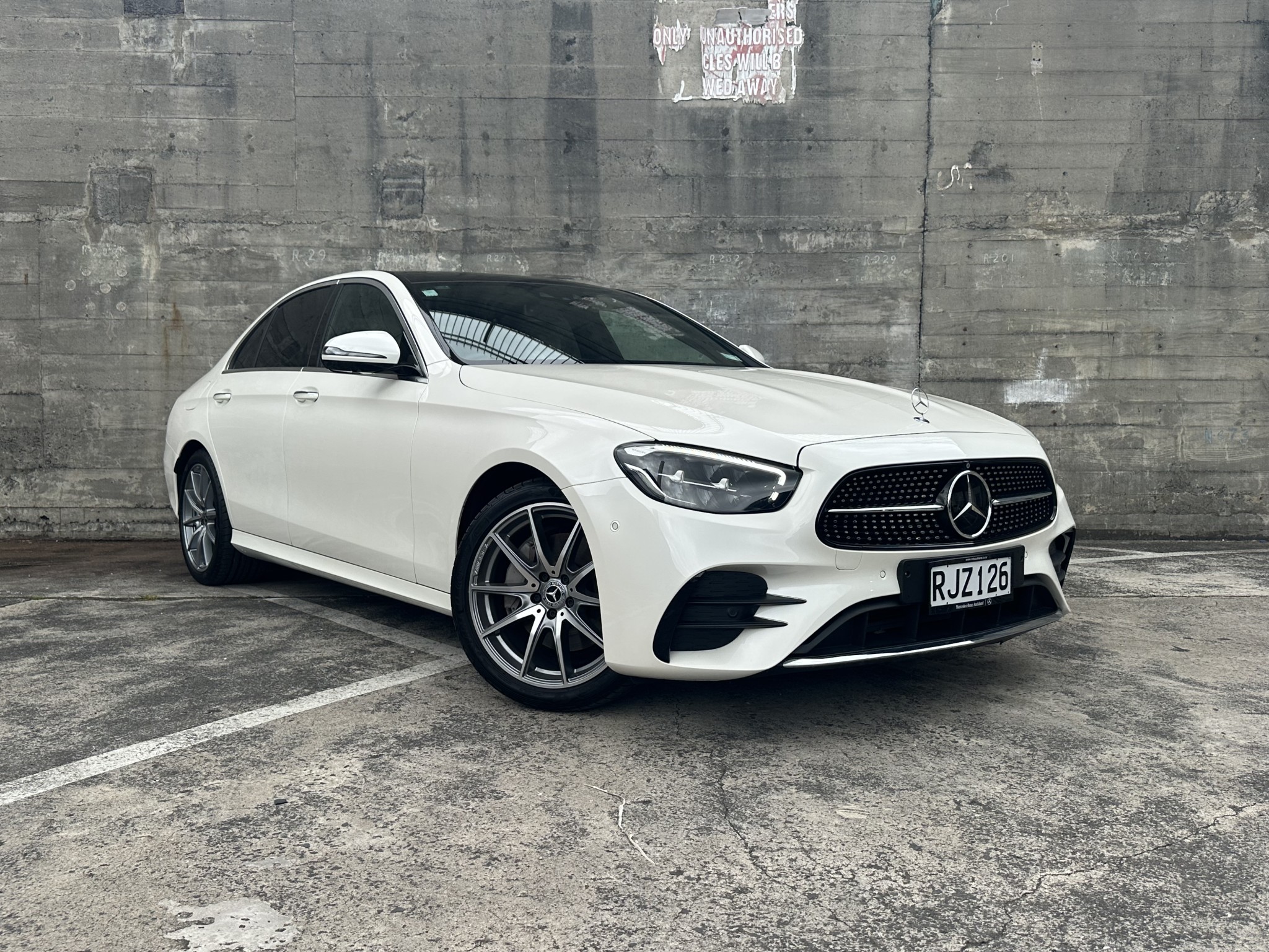 2024 Mercedes-Benz E 300 | E300E PHEVT/9AT | 28616 | 1