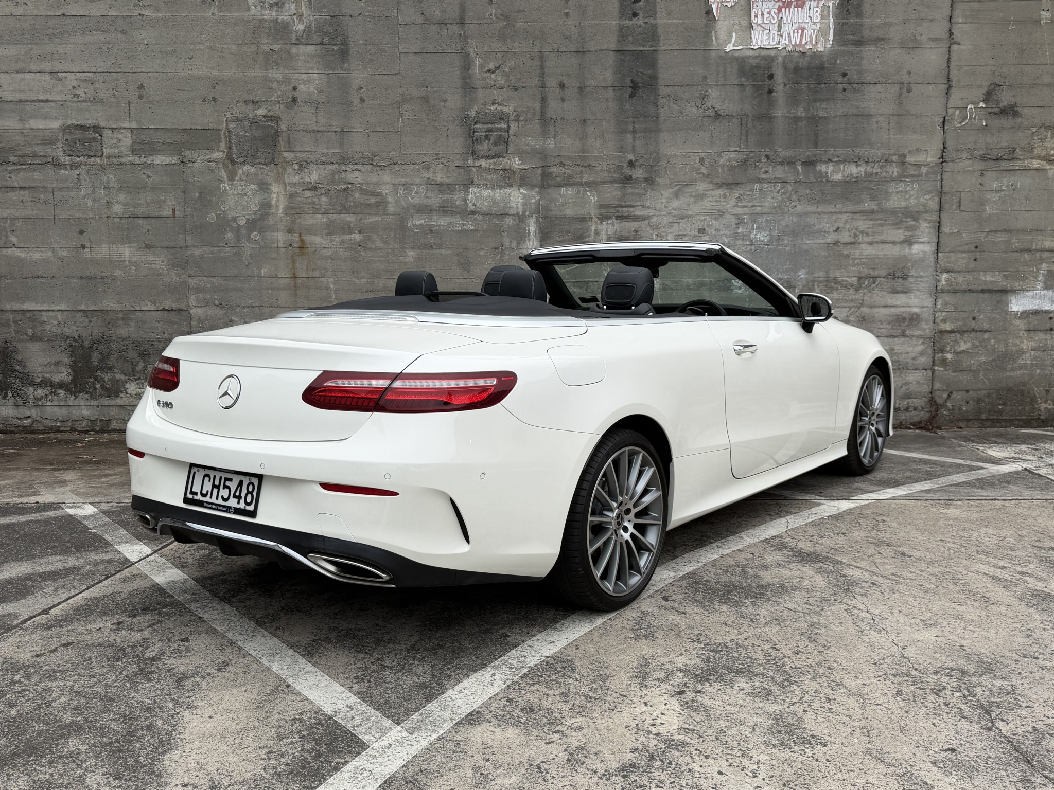 2017 Mercedes-Benz E 300 | E300 2.0PT/9AT | 29743 | 5