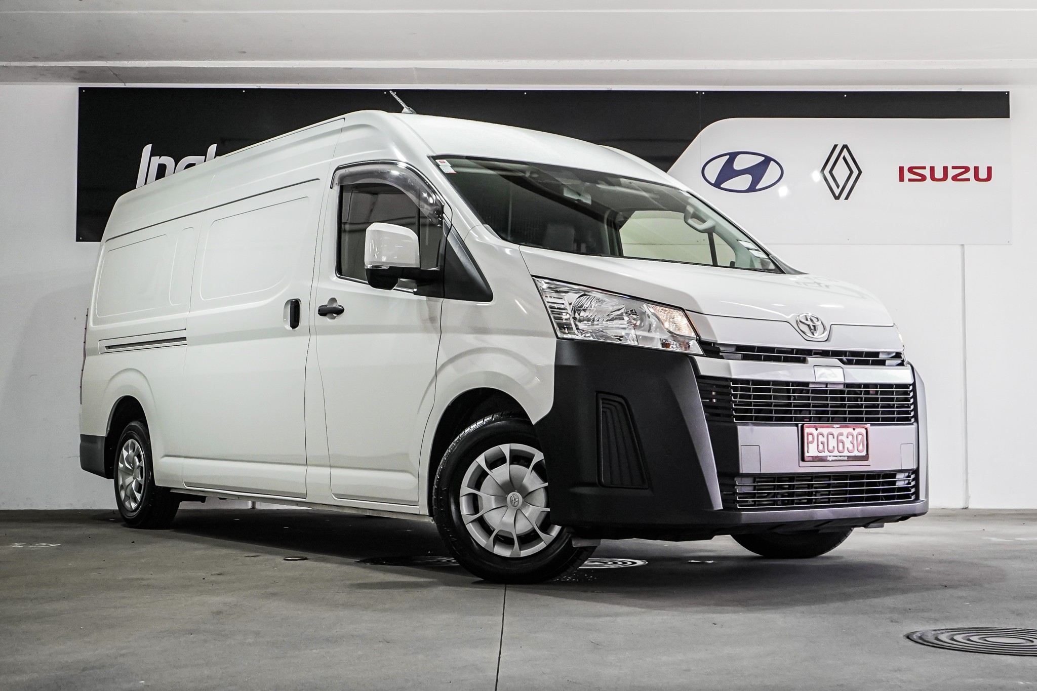 2022 Toyota Hiace | ZX PVN 2.8DT/6AT | 29005 | 1
