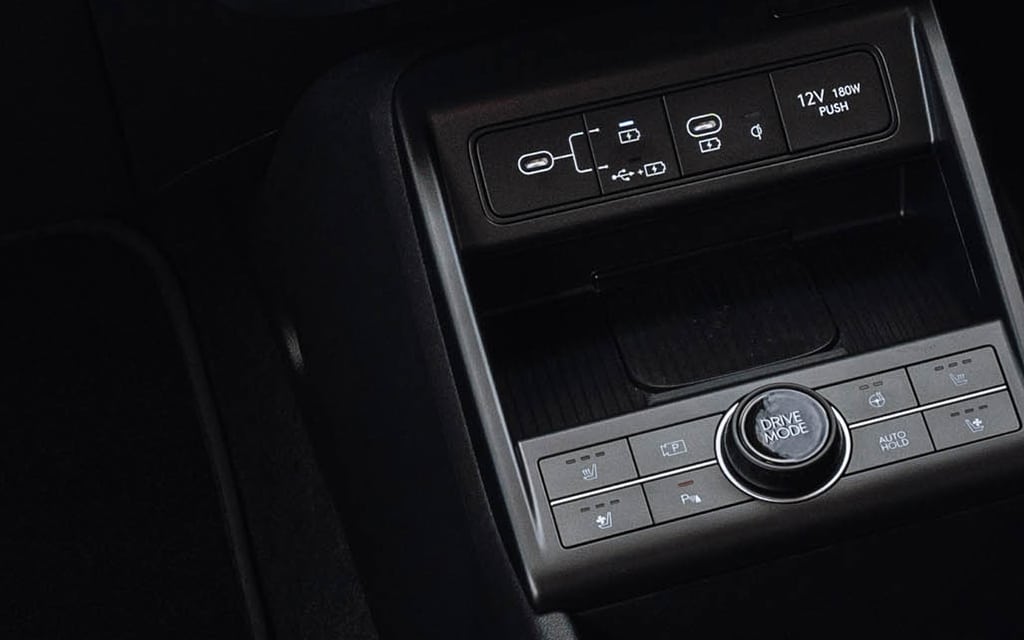 2024 Hyundai KONA dashboard and button controls