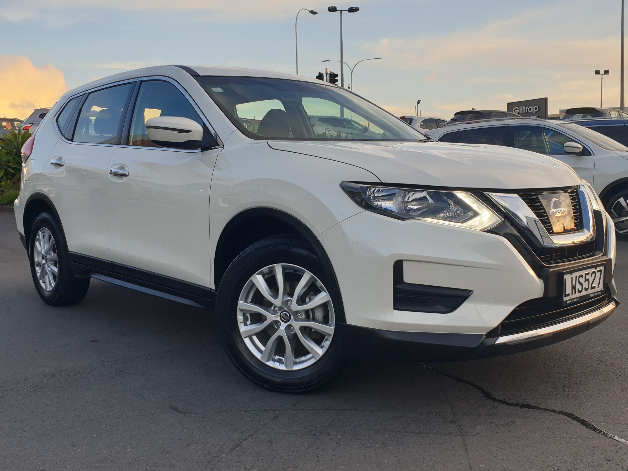 Mitsubishi x trail