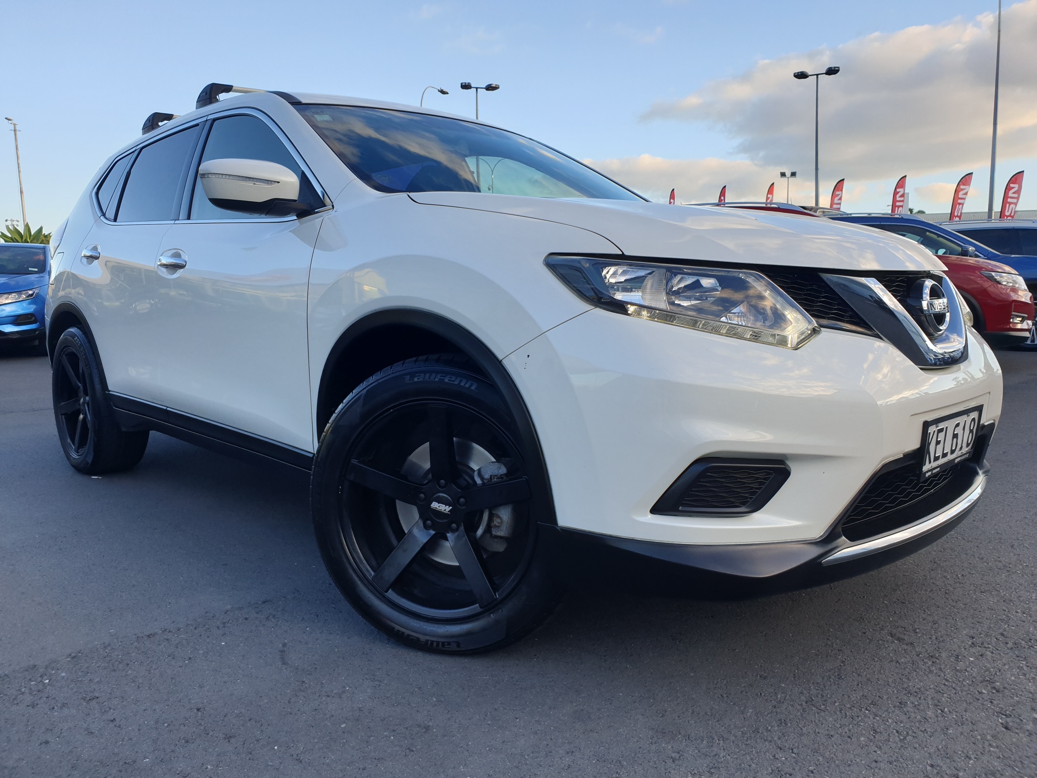 Nissan XTrail 2016 ST 2.5P/6CVT/SW/5DR