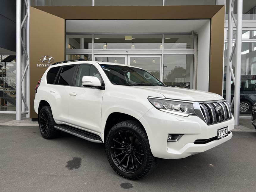 2017 Toyota Land Cruiser Prado | VX 2.8D/4WD/6AT | 23588 | 1