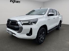 2023 Toyota Hilux | SR5 4WD Manual 2.8D | 29656 | 3