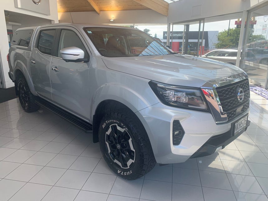 2021 Nissan Navara | ST-X 2.3D/4WD/7AM/UT | 25865 | 1