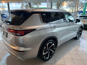 2024 Mitsubishi Outlander | VRX 2.5P/4WD/CVT | 28718 | 2