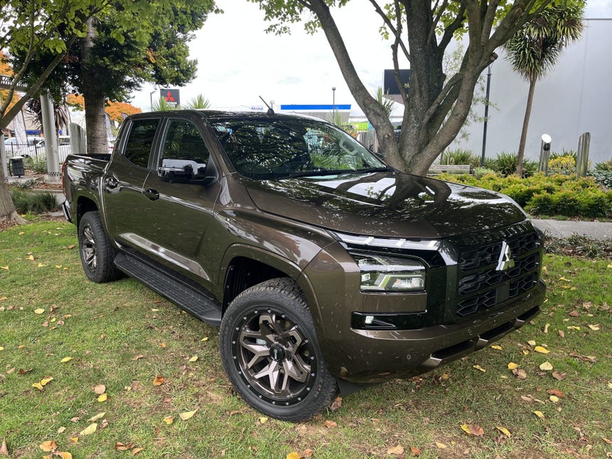 2024 Mitsubishi Triton | GLXR 4WD 6AT DC 2.4D AUTO Twin Turbo | 23427 | 1