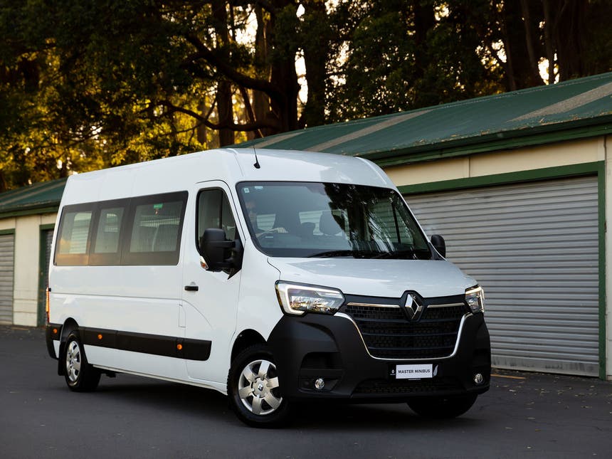 2024 Renault Master | MINIBUS 2.3DT | 24120 | 1