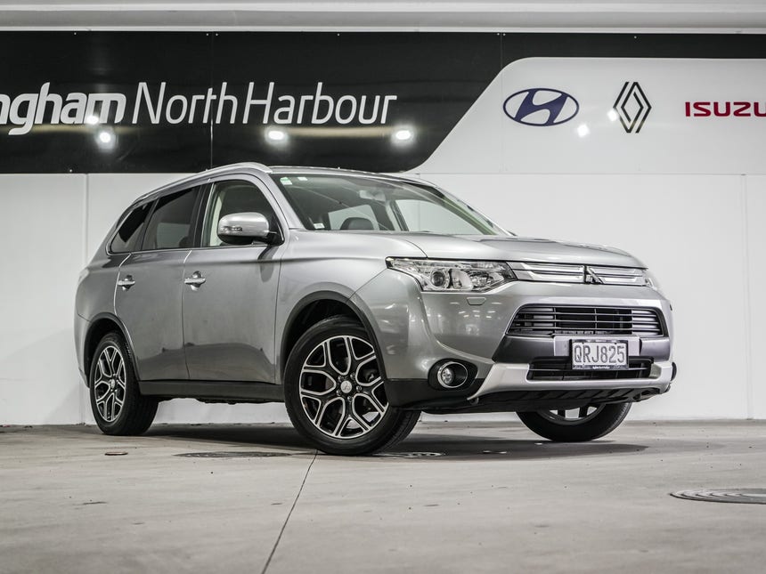 2015 Mitsubishi Outlander | VRX 2.4P/4WD/CVT/SW | 24207 | 1