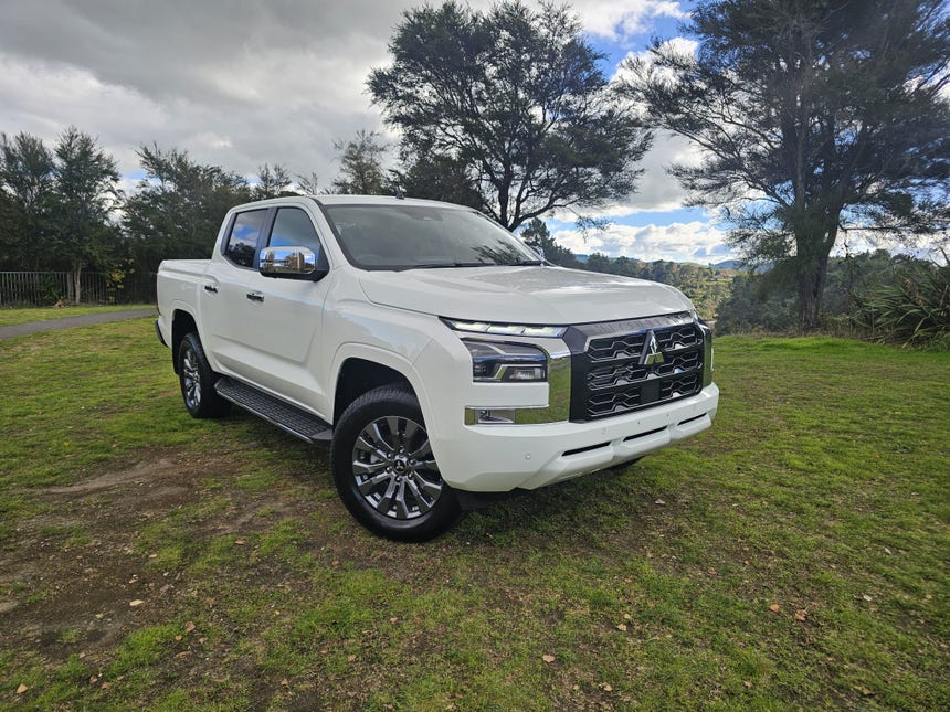 2026 Mitsubishi Triton | DC GLXR 4WD 6AT 2.4D | 26987 | 1