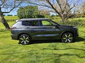 2026 Mitsubishi Outlander | VRX PHEV/4WD/AT | 28866 | 2