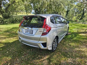 2016 Honda Jazz | RS 1.5P/CVT/HA/5DR/5 | 30685 | 3