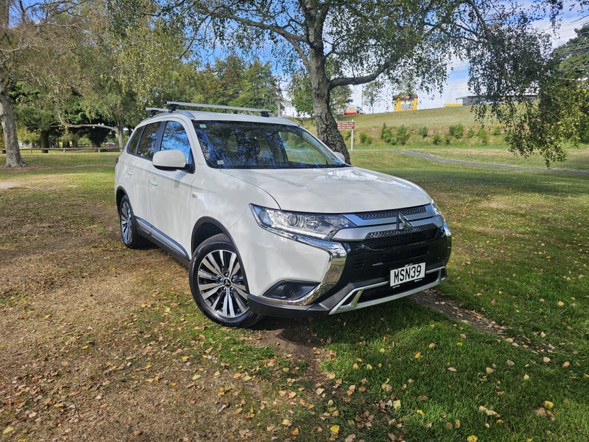 2020 Mitsubishi Outlander | LS 2.4P/CVT | 30713 | 1