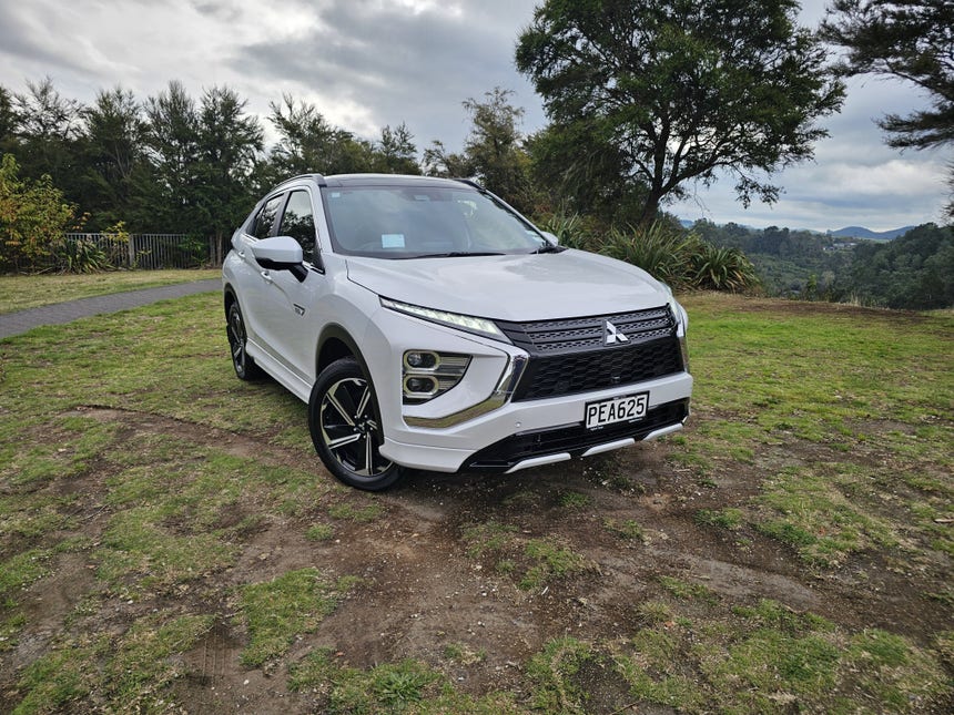 2022 Mitsubishi Eclipse Cross | VRX PHEV/4WD/AT | 31089 | 1