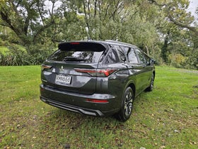 2025 Mitsubishi Outlander | LS 2.5P/CVT | 31252 | 3