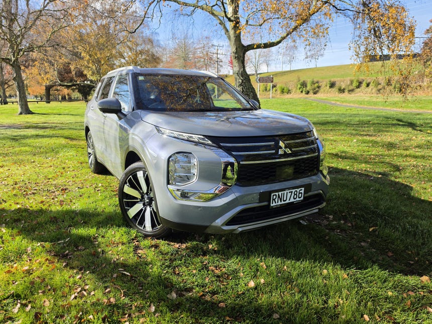2026 Mitsubishi Outlander | XLS 2.5P/CVT | 31715 | 1