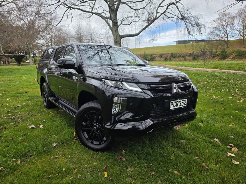 2022 Mitsubishi Triton | DC GLSB 4WD 6AT 2.4D | 32125 | 1