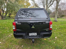2022 Mitsubishi Triton | DC GLSB 4WD 6AT 2.4D | 32125 | 4