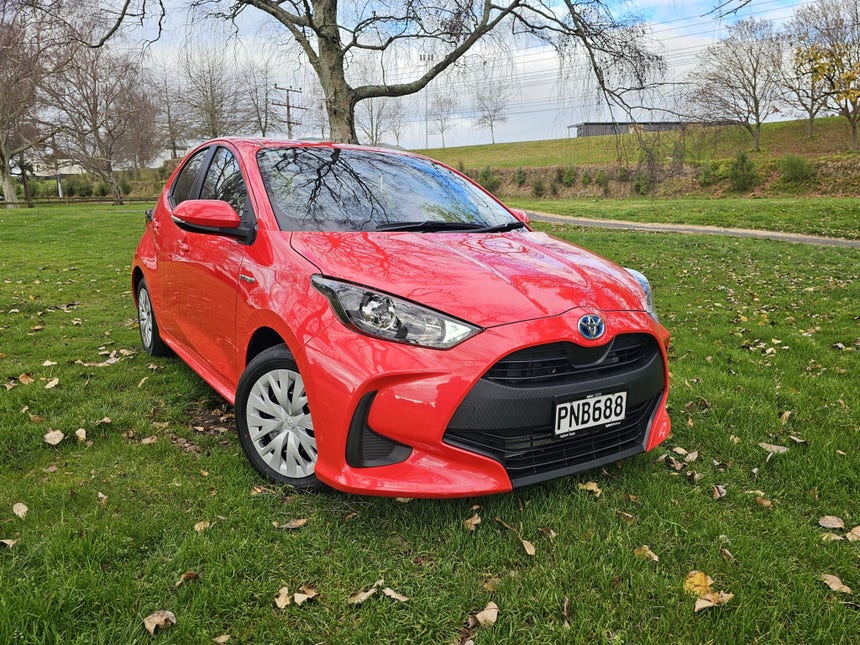 2022 Toyota Yaris | GX 1.5PH/CVT | 32233 | 1