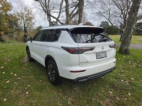 2026 Mitsubishi Outlander | LS 2.5P/CVT | 32347 | 7