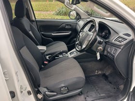 2022 Mitsubishi Triton | DC GLXR 6AT 2.4D/4WD | 32511 | 4