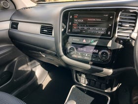 2018 Mitsubishi Outlander | LS 2.4P/4WD/CVT | 32597 | 7