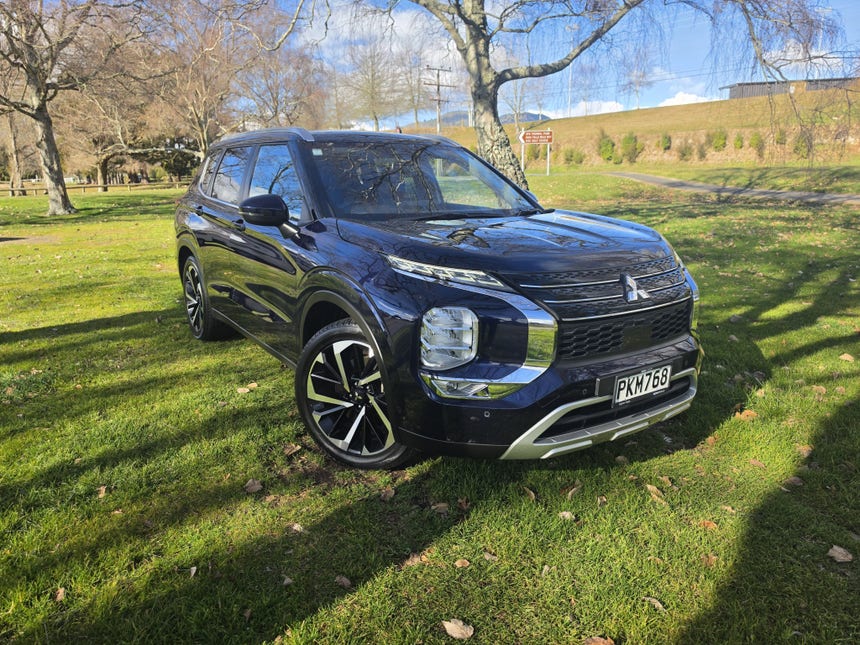 2022 Mitsubishi Outlander | XLS 2.5P/CVT | 32730 | 1