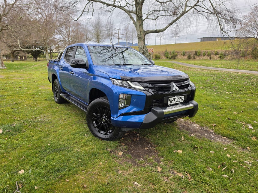 2021 Mitsubishi Triton | DC GLSB 4WD 6AT 2.4D | 32764 | 1