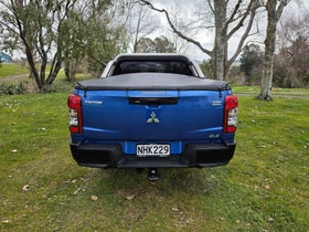 2021 Mitsubishi Triton | DC GLSB 4WD 6AT 2.4D | 32764 | 4