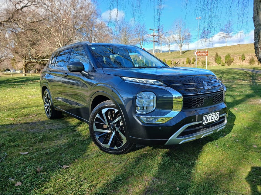 2024 Mitsubishi Outlander | VRX 2.5P/4WD/CVT | 32886 | 1