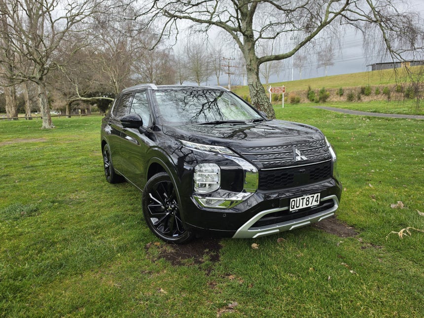 2024 Mitsubishi Outlander | VRX 2.5P/4WD/CVT | 33128 | 1
