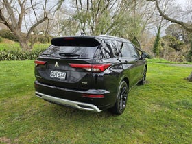 2024 Mitsubishi Outlander | VRX 2.5P/4WD/CVT | 33128 | 3