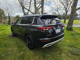 2024 Mitsubishi Outlander | VRX 2.5P/4WD/CVT | 33128 | 7