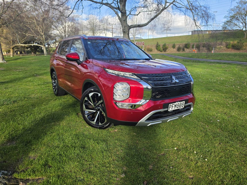 2022 Mitsubishi Outlander | XLS 2.5P/CVT | 33275 | 1