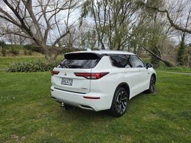 2023 Mitsubishi Outlander | VRX PHEV/4WD/AT | 33320 | 3
