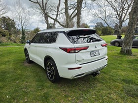2023 Mitsubishi Outlander | VRX PHEV/4WD/AT | 33320 | 7