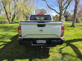 2021 Nissan Navara | SL 2.3D/6MT | 33396 | 4