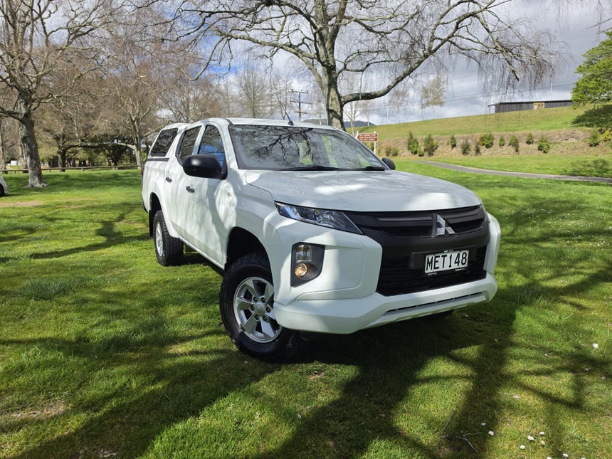 2019 Mitsubishi Triton | DC GLX 4WD 6AT 2.4D | 33454 | 1