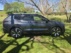 2026 Mitsubishi Outlander | EXCEED 2.5P/4WD/CVT | 33521 | 2