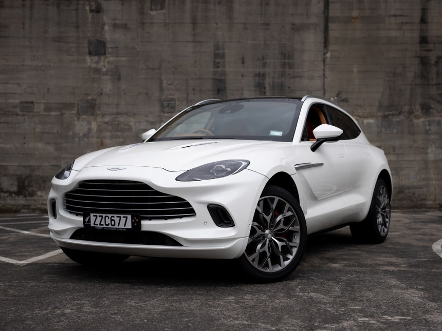 2022 ASTON MARTIN DBX | 4.0P/4WD/9AT | 24312 | 1