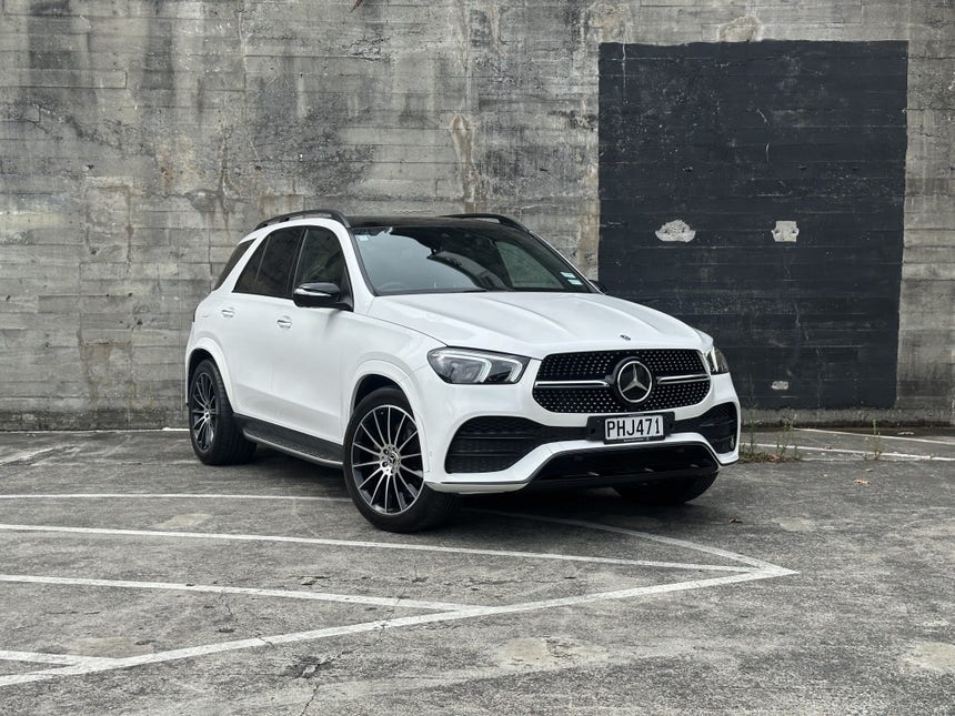 2022 Mercedes-Benz GLE 300 d | 300D 2.0DT/4WD/9AT | 25786 | 1