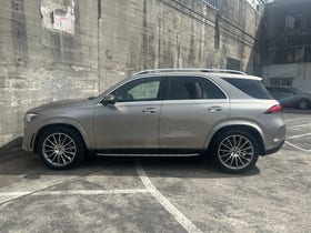 2022 Mercedes-Benz GLE 300 d | 300D 2.0D/4WD/9AT | 28900 | 6