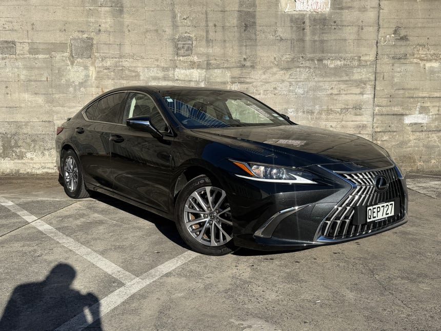 2023 Lexus ES300H | 2.5PH/HD | 32350 | 1