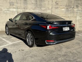 2023 Lexus ES300H | 2.5PH/HD | 32350 | 5