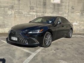 2023 Lexus ES300H | 2.5PH/HD | 32350 | 6