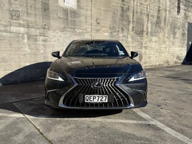 2023 Lexus ES300H | 2.5PH/HD | 32350 | 7