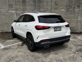 2025 Mercedes-Benz GLA 200 | 200 1.3PT/7AT | 33631 | 7