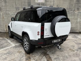 2024 Land Rover Defender | 110 P400E HSE PHEV | 33627 | 5
