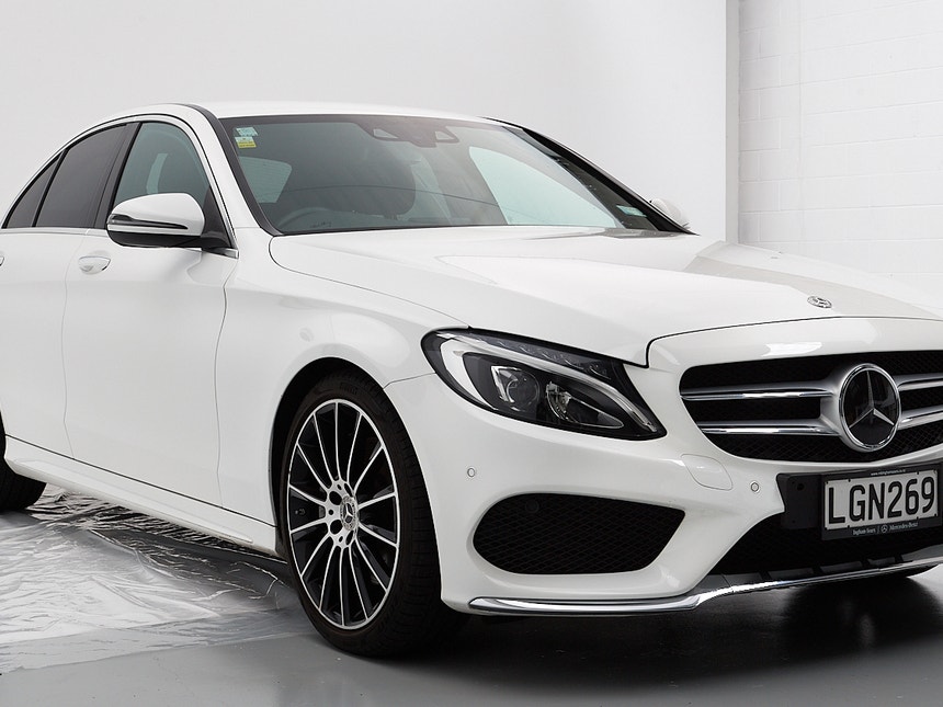 2018 Mercedes-Benz C 300 | C300 2.0P/9AT | 20679 | 1