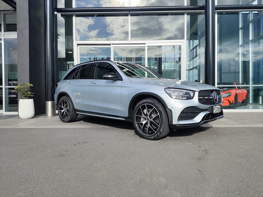 2022 Mercedes-Benz GLC 300 e | PHEV 4MATIC AMG LINE | 21373 | 1